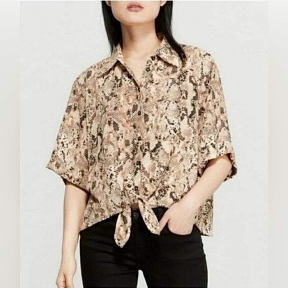 NWT Sanctuary by Abercrombie sz M Snakeprint tie-front button up top